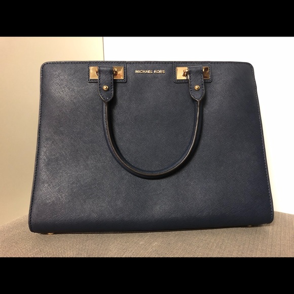 Michael Kors Large Satchel - Picture 2 of 5
